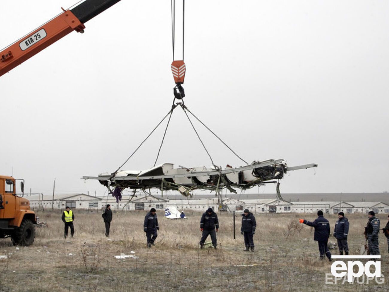 Следователи располагают фото- и видеоматериалами, а также свидетельствами очевидцев, благодаря которым прояснилась картина происшествия