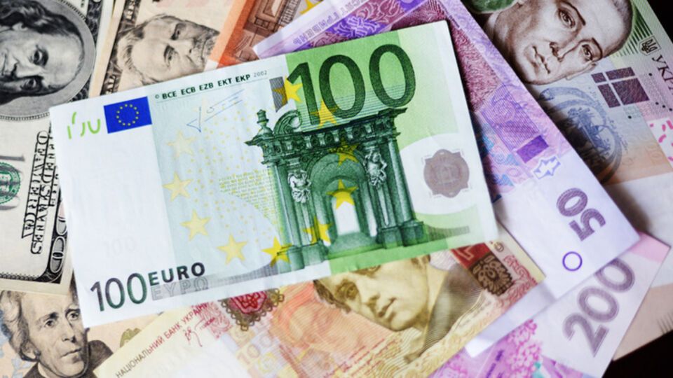 Нацбанк укрепил гривну на 68 копеек