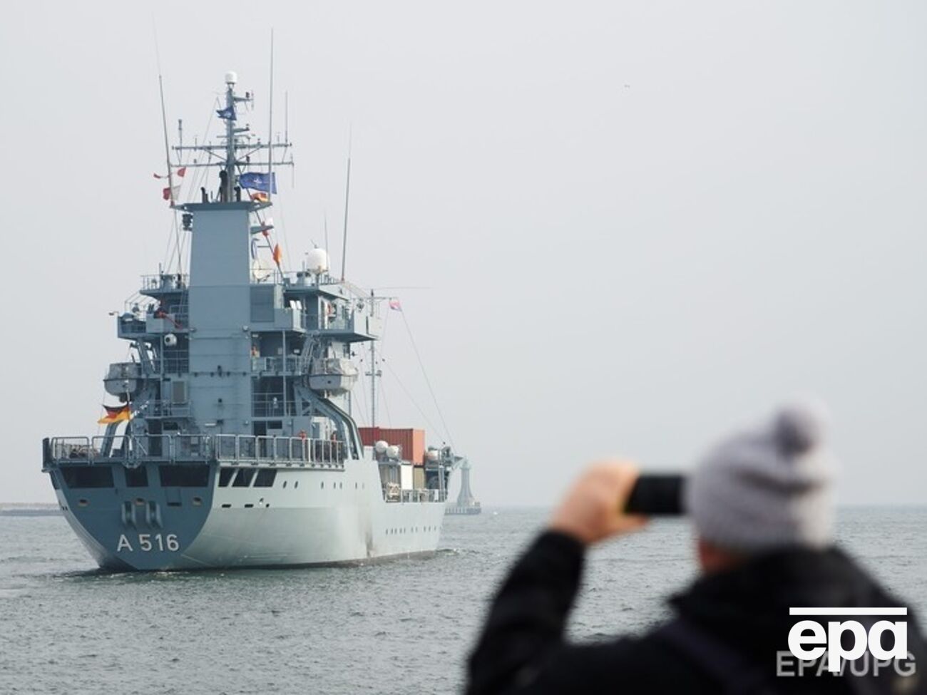 Кузьменко: Теперь, товарищ Антонов Анатолий Иванович, смотри в бинокль внимательно