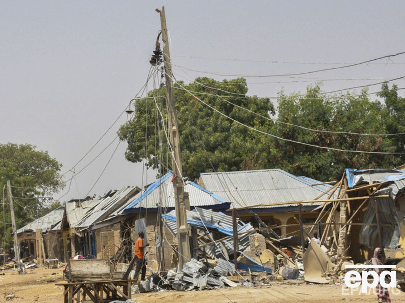 Боевики сначала напали на мужчин и мальчиков, а затем сожгли деревню