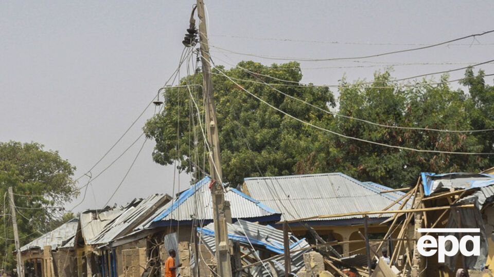 Боевики сначала напали на мужчин и мальчиков, а затем сожгли деревню