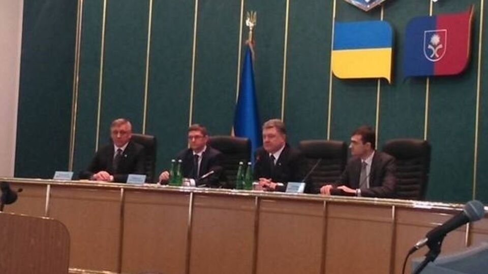 Петр Порошенко специально прибыл в Хмельницкий, чтобы представить нового губернатора