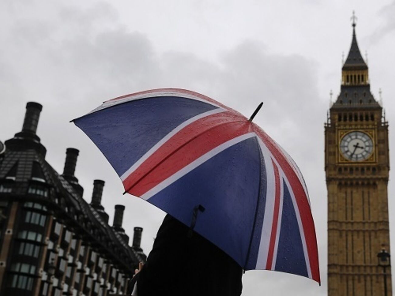 Этот пакет помощи будет предоставлен наряду с военными инструкторами, которых Великобритания планирует отправить в Украину