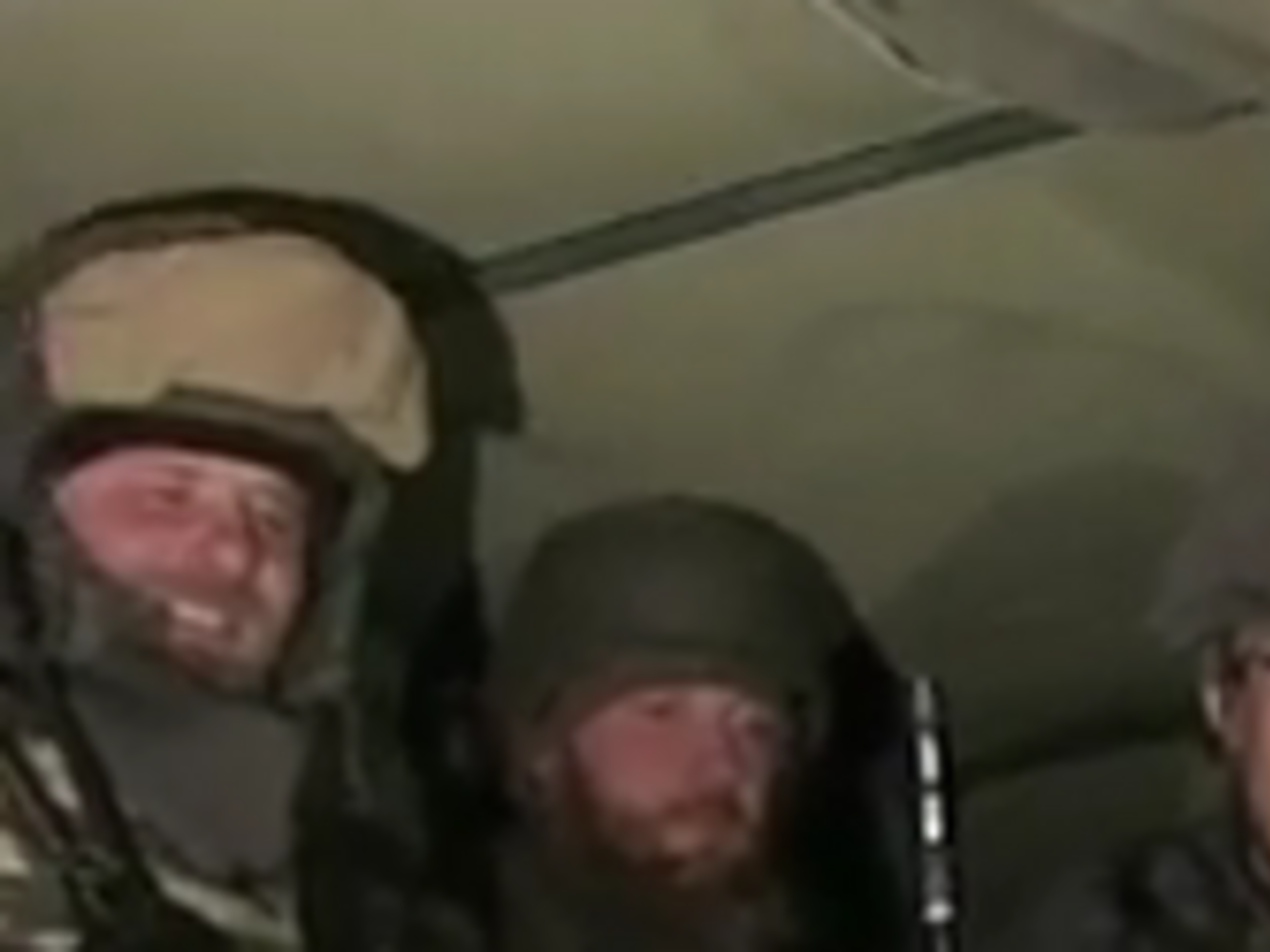 После пяти суток под обстрелами азовцы возвращаются на ротацию