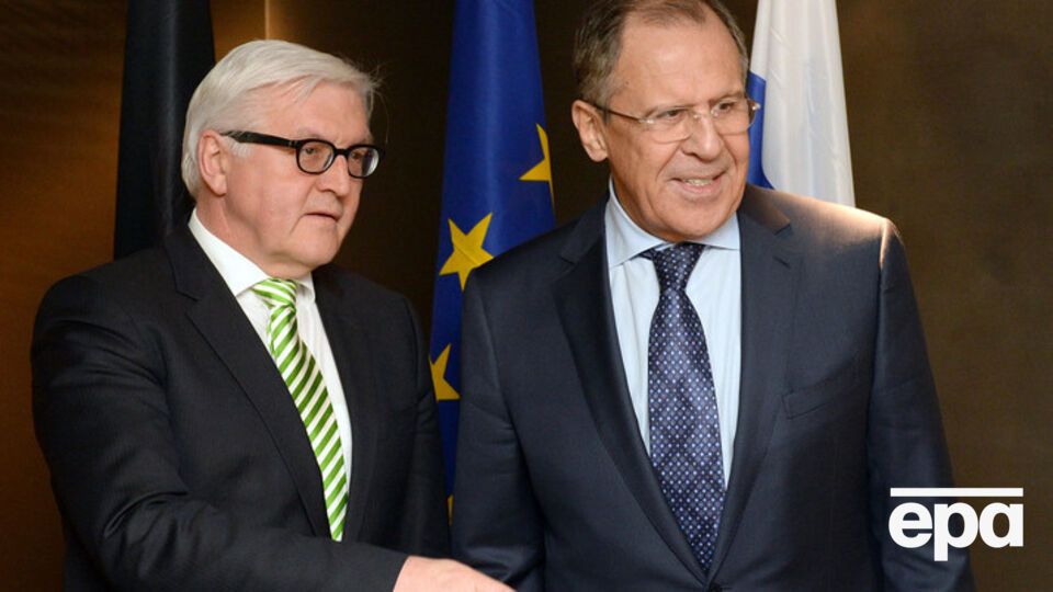 Министры иностранных дел Германии Франк-Вальтер Штайнмайер и России Сергей Лавров