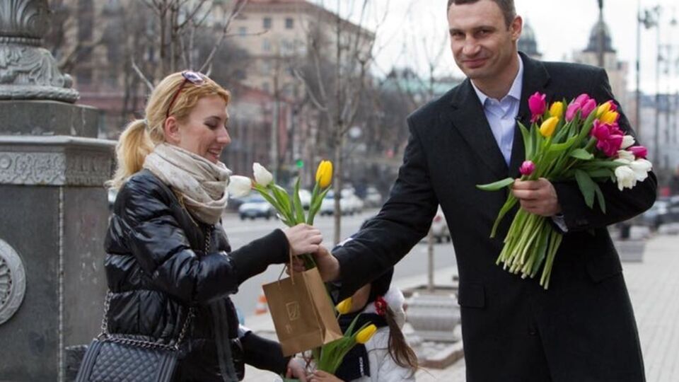 Кличко поздравил женщин на Крещатике