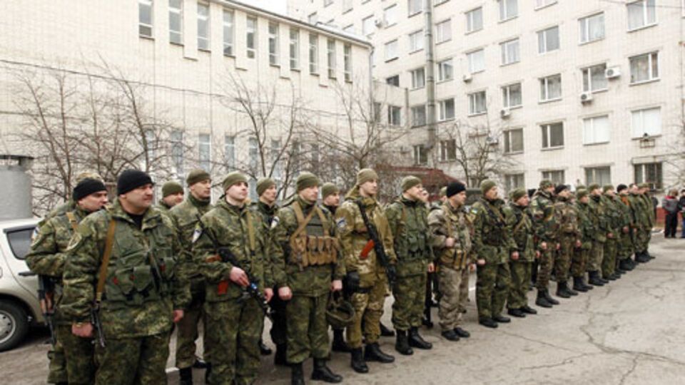 Милиционеры отправились в зону АТО