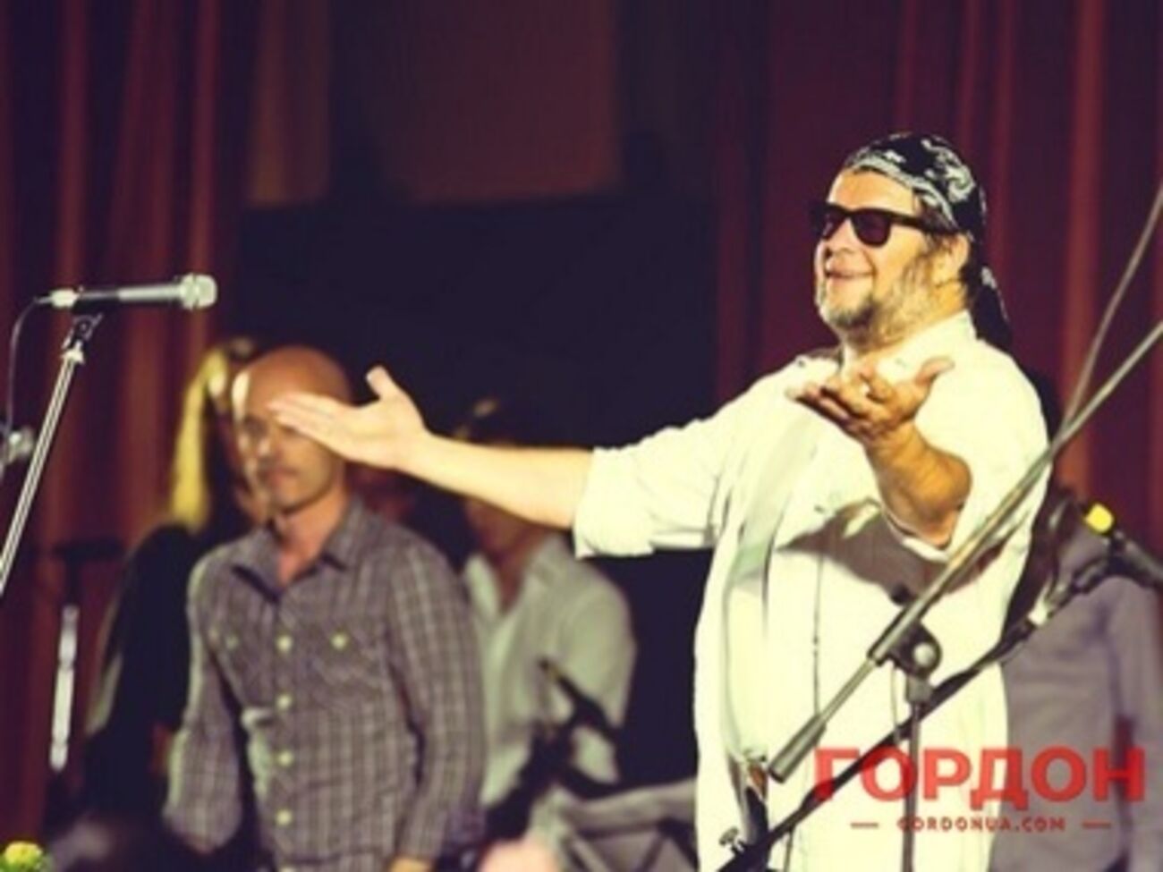 Борис Гребенщиков: Применение религиозных запретов к светскому искусству логически приведет к сожжению книг