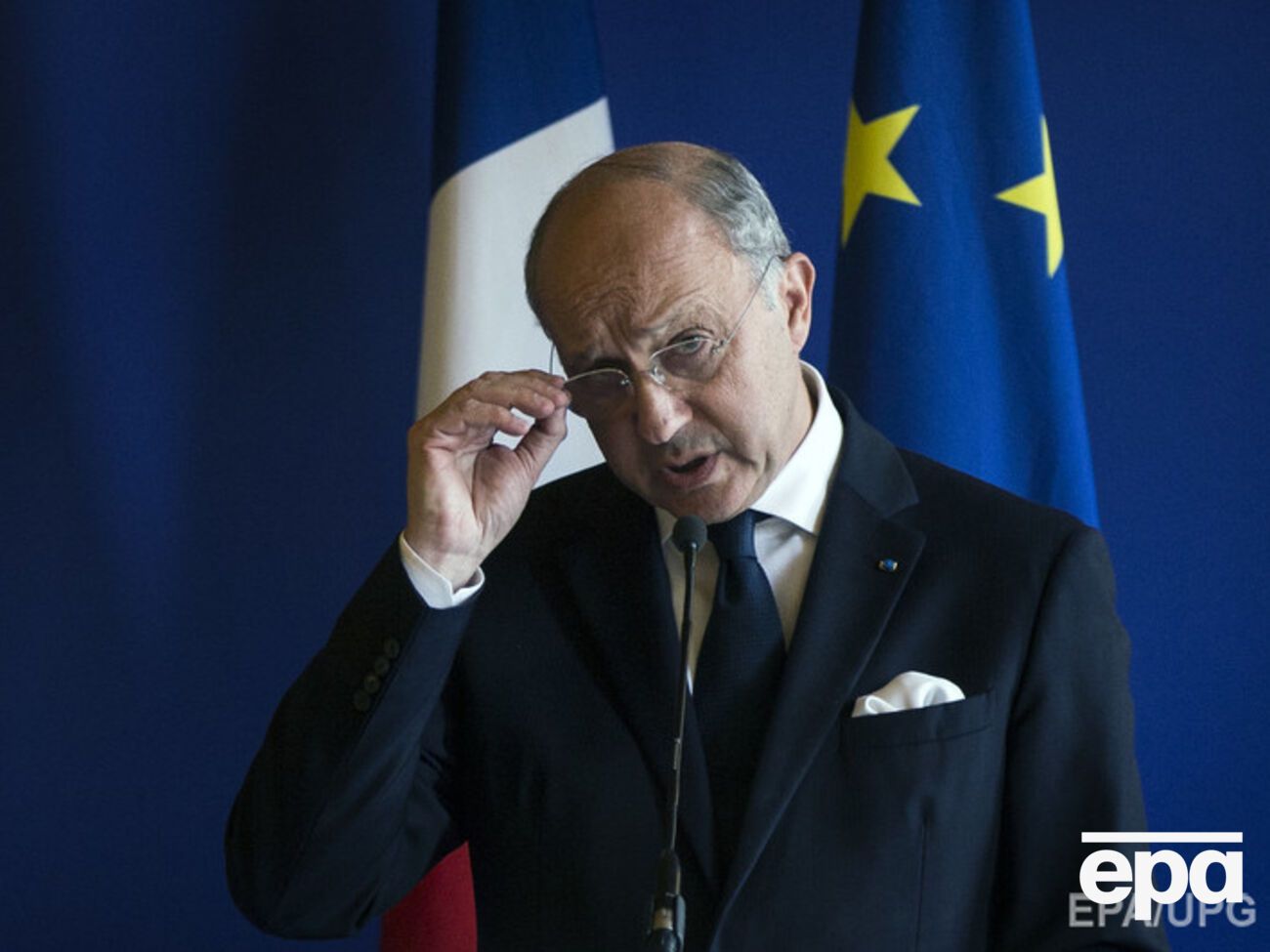 Глава МИД Франции Лоран Фабиус назвал произошедшее "трусливым и одиозным терактом"