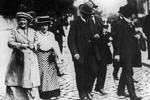 Клара Цеткин и Роза Люксембург