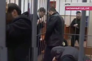 Подозреваемым по делу об убийстве Немцова оглашают обвинения