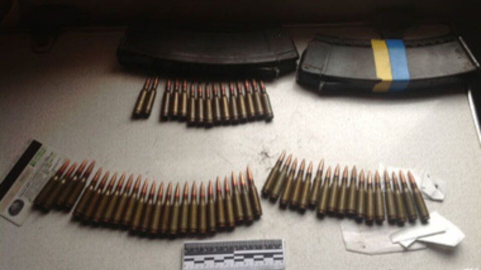 В отправке боеприпасов и военной амуниции подозревают 24-летнего уроженца Донецка, проживающего в Киеве