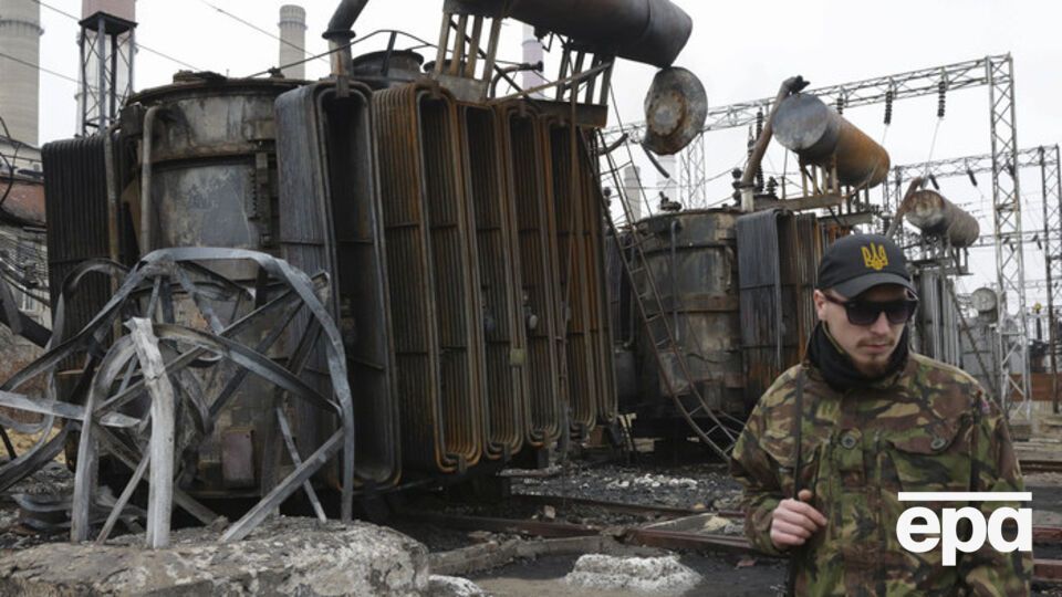Жители города Счастье получают от знакомых сепаратистов смс-сообщения с рекомендацией уехать, сообщил Иванов