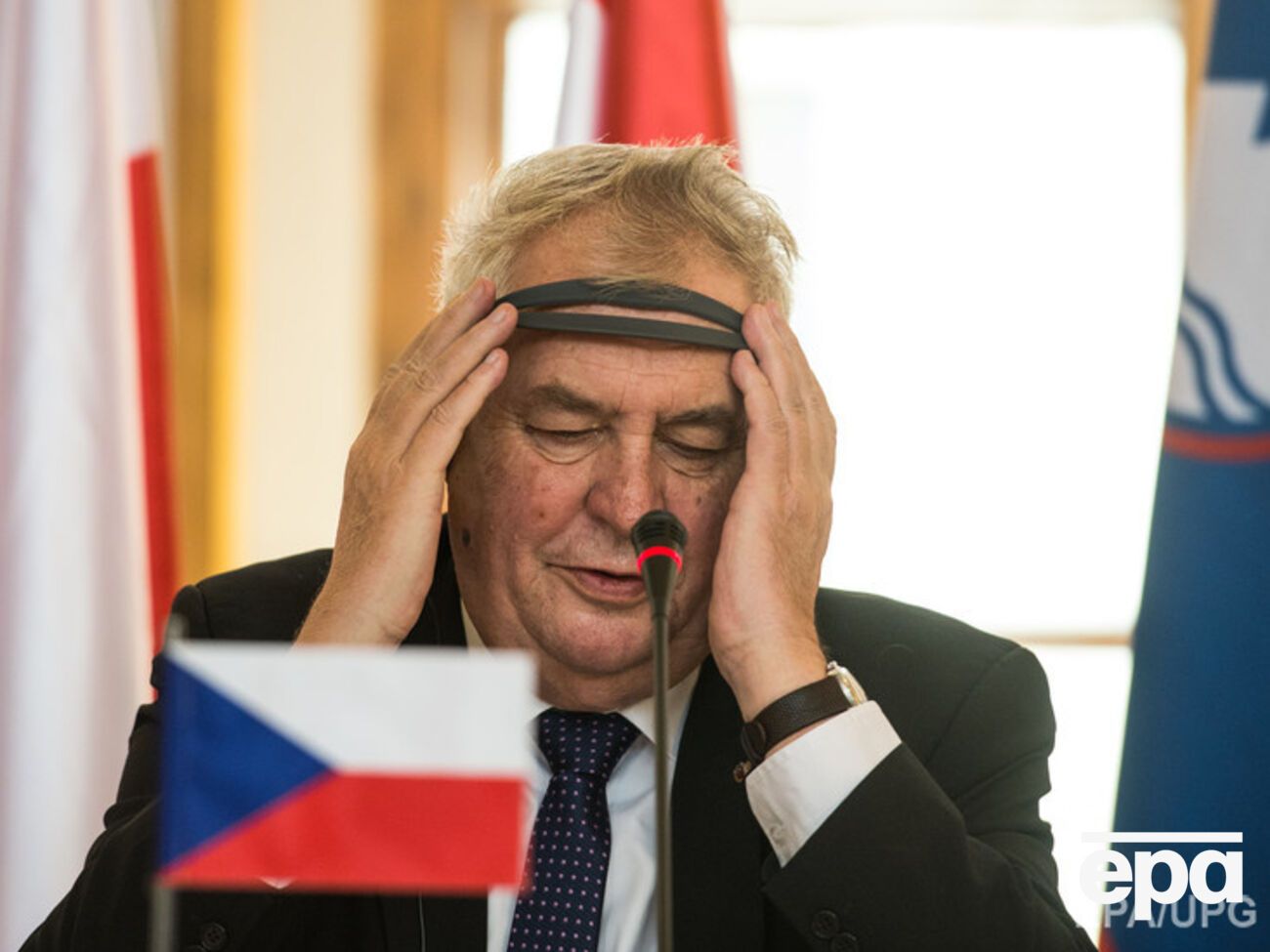 В последнее время Земана критикуют за поддержку Кремля