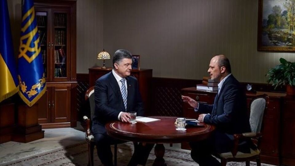 Порошенко об интервью: Это должно стать не только доброй традицией, но и обязанностью