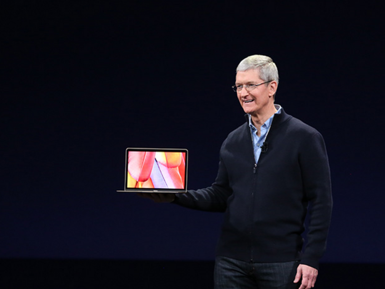Глава Apple Тим Кук на презентации нового детища своей компании