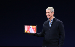 Глава Apple Тим Кук на презентации нового детища своей компании