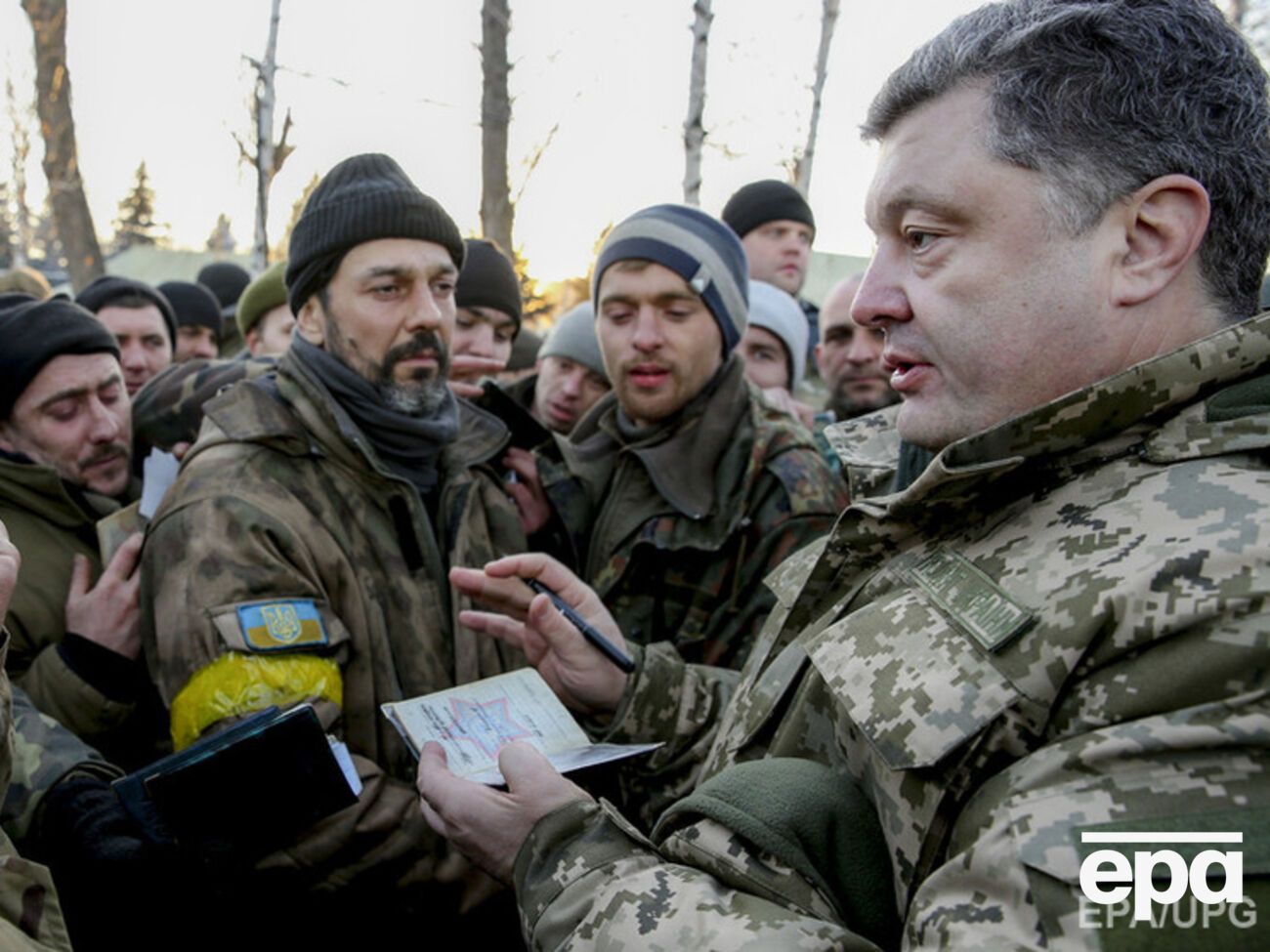 Порошенко:&nbsp;Я много езжу по стране и мне хорошо известно, насколько тяжело сейчас жить