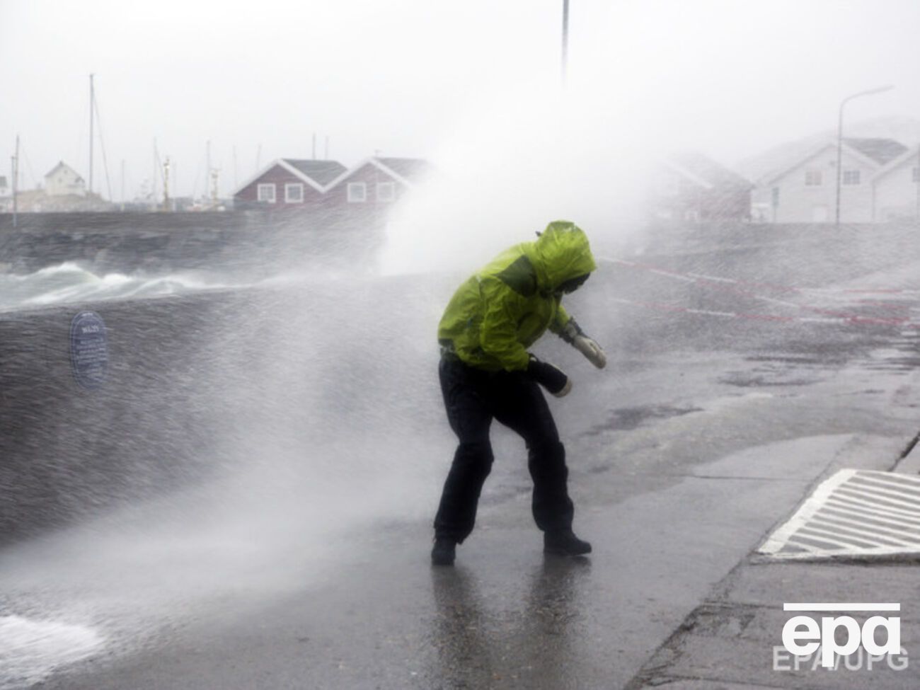 В Западной Европе бушует ураган