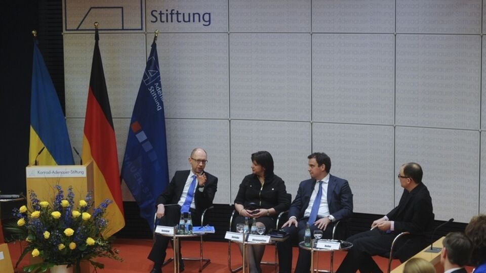 Во время визита в Берлин Арсений Яценюк выступил в фонде Конрада Аденауэра