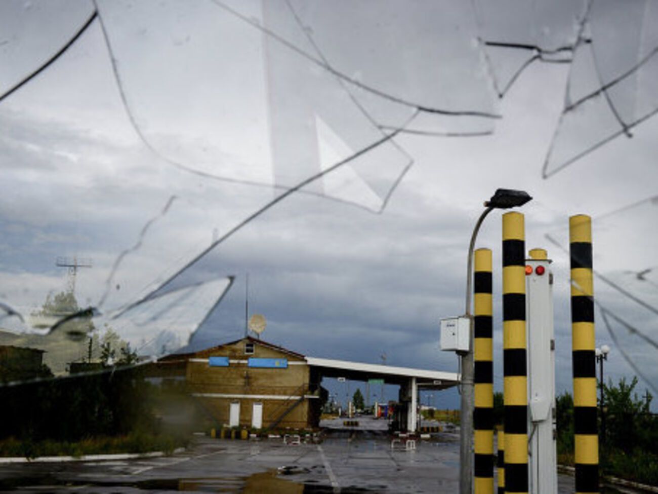 Все меньше людей в военной форме пересекают границу, считают наблюдатели