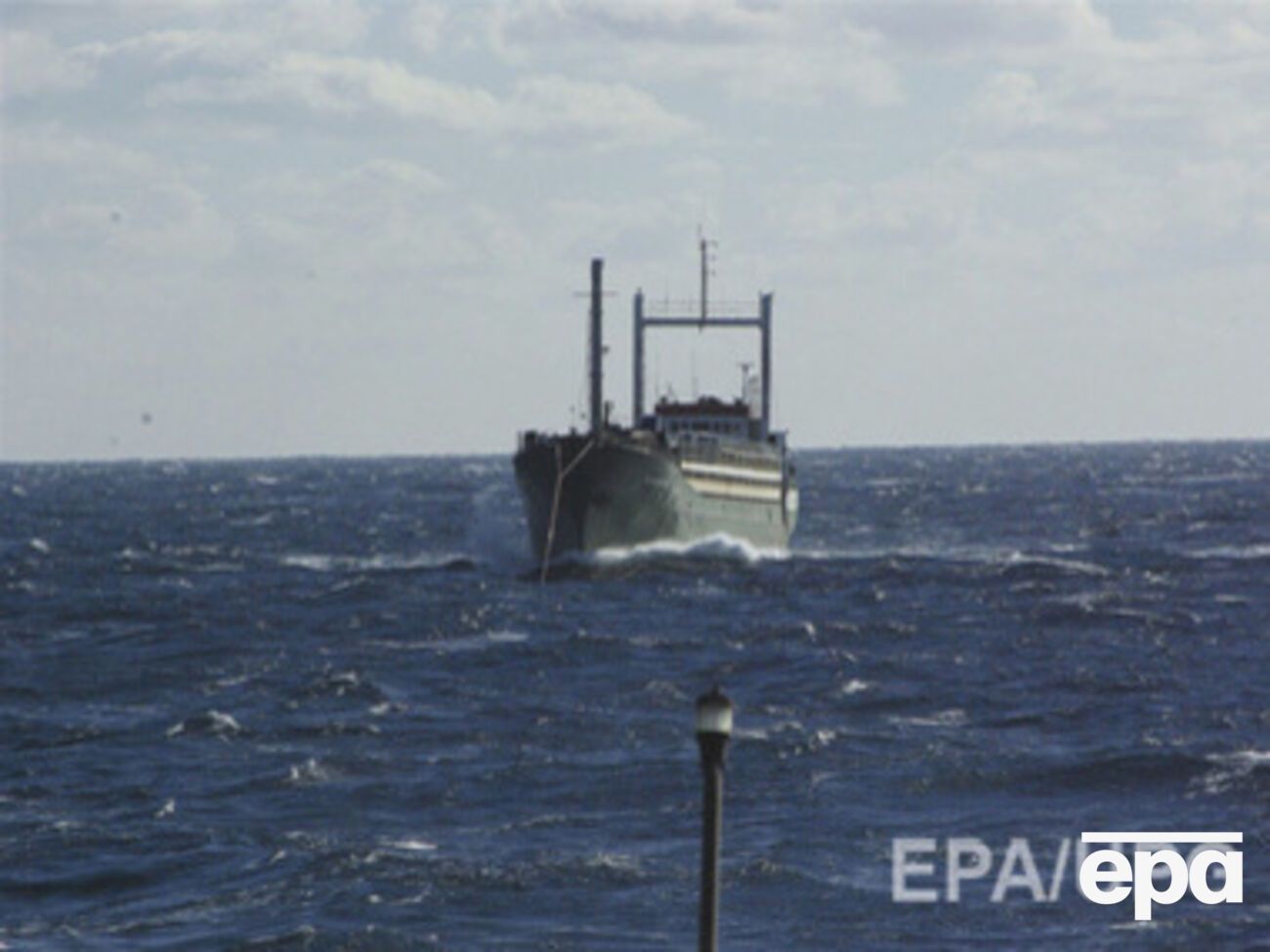 Судно потерпело крушение