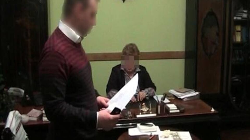 Судью в Черновицкой области задержали при получении взятки