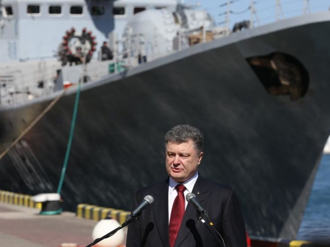 Петр Порошенко призвал журналистов "не цитировать идиотизм"