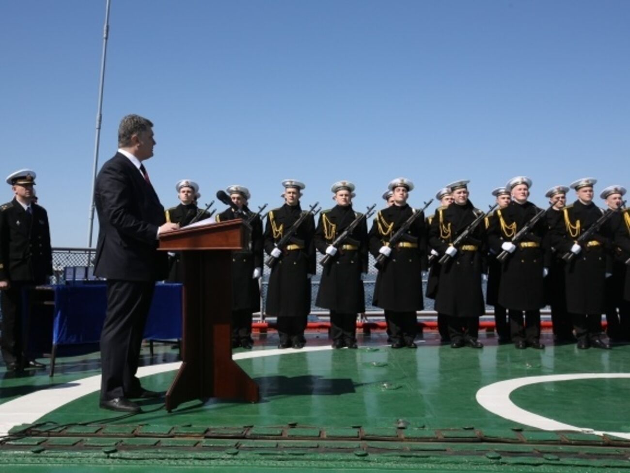 Петр Порошенко заявил, что большинство подозреваемых в трагедии 2 мая скрываются в Приднестровье или РФ