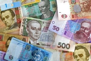 Курс гривны на межбанке укрепился почти на гривну