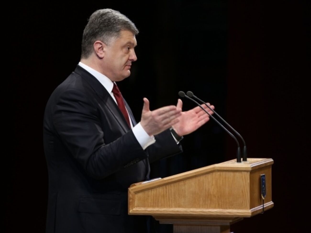 Порошенко заявил, что треть промышленного потенциала Донбасса вывезли в Россию