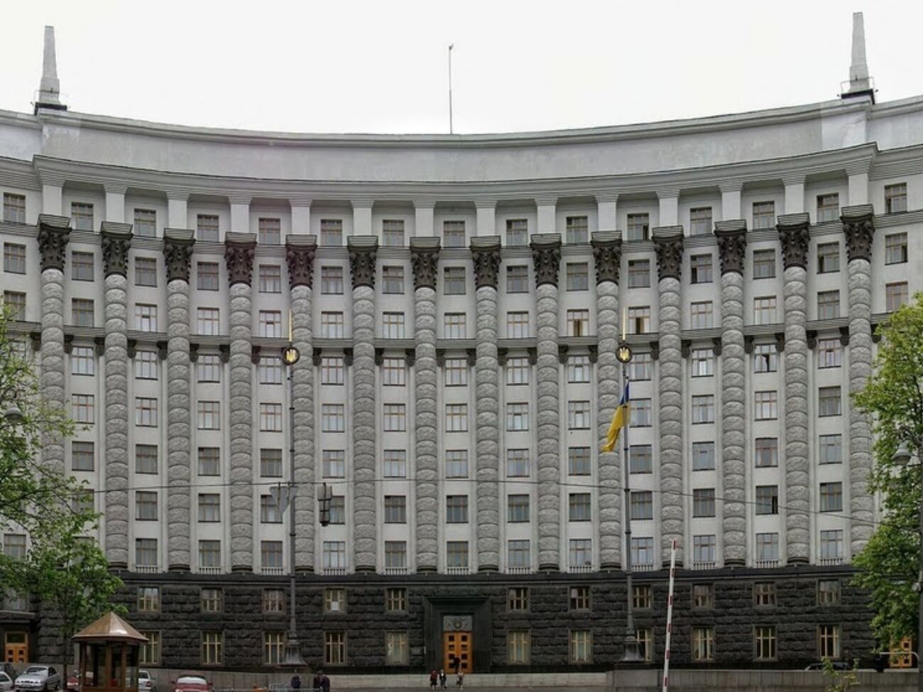 Созданный Кабмином оргкомитет возглавили Яценюк и Ложкин