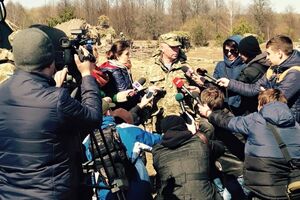 На житомирском полигоне состоялся брифинг по структуре, задачам и функции ВДВ