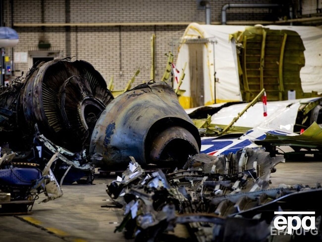 Эксперты полиции Малайзии возобновят поиск обломков и новых свидетельств о крушении лайнера "Боинг"