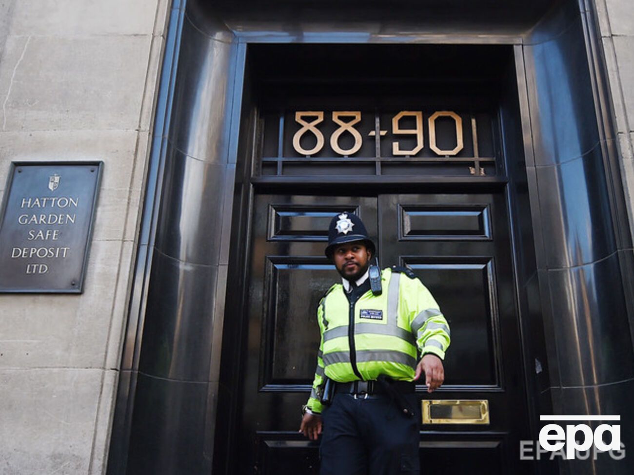 Владельцы драгоценностей, которые хранились в&nbsp;депозитарии, пригрозили&nbsp;Скотланд-Ярду&nbsp;судебными исками с&nbsp;требованием компенсации