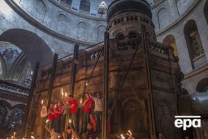 Благодатный огонь сошел в храме Гроба Господня