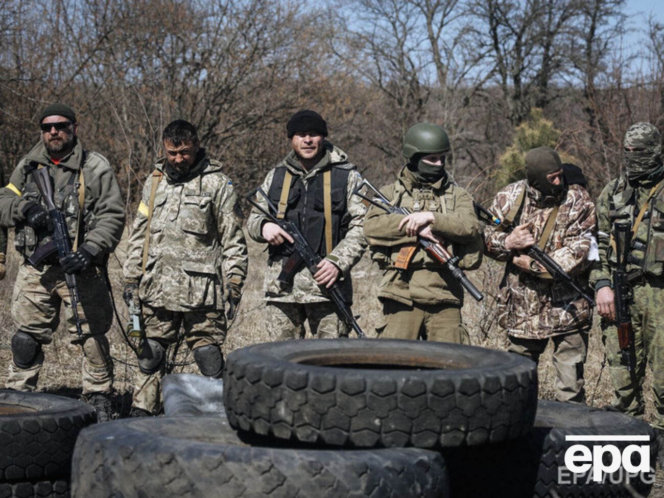 Необстрелянные бойцы из последней мобилизации не всегда одевают каски и бронежилеты, сообщил Роман Доник
