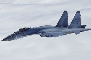 Истребители Су-35 провели боевые пуски ракет над Японским морем