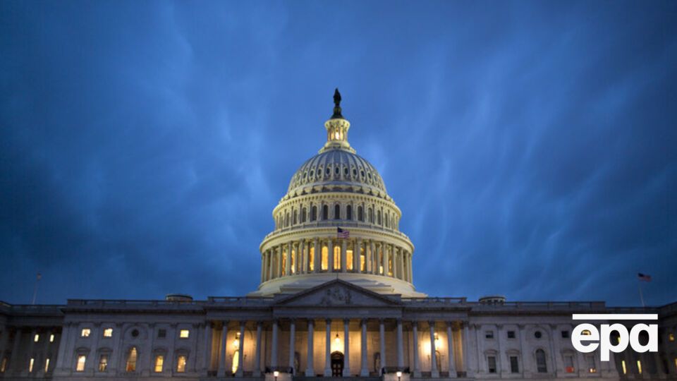 Возле Капитолия застрелился человек