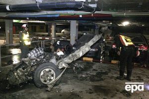 В результате взрыва повреждения получили 10 припаркованных рядом автомобилей
