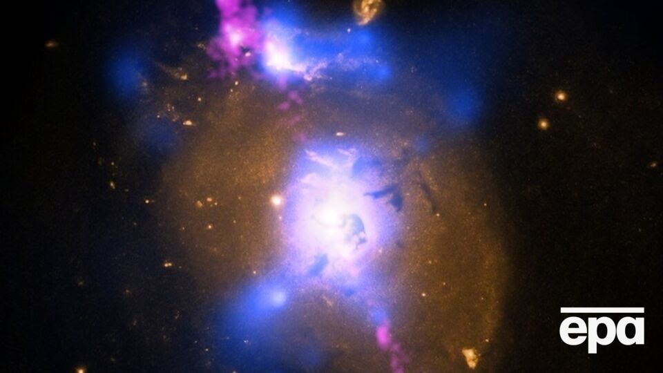 Ученые заинтересовались слиянием черных дыр