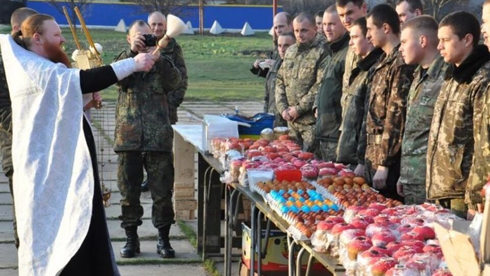 Вблизи передовой провели богослужение