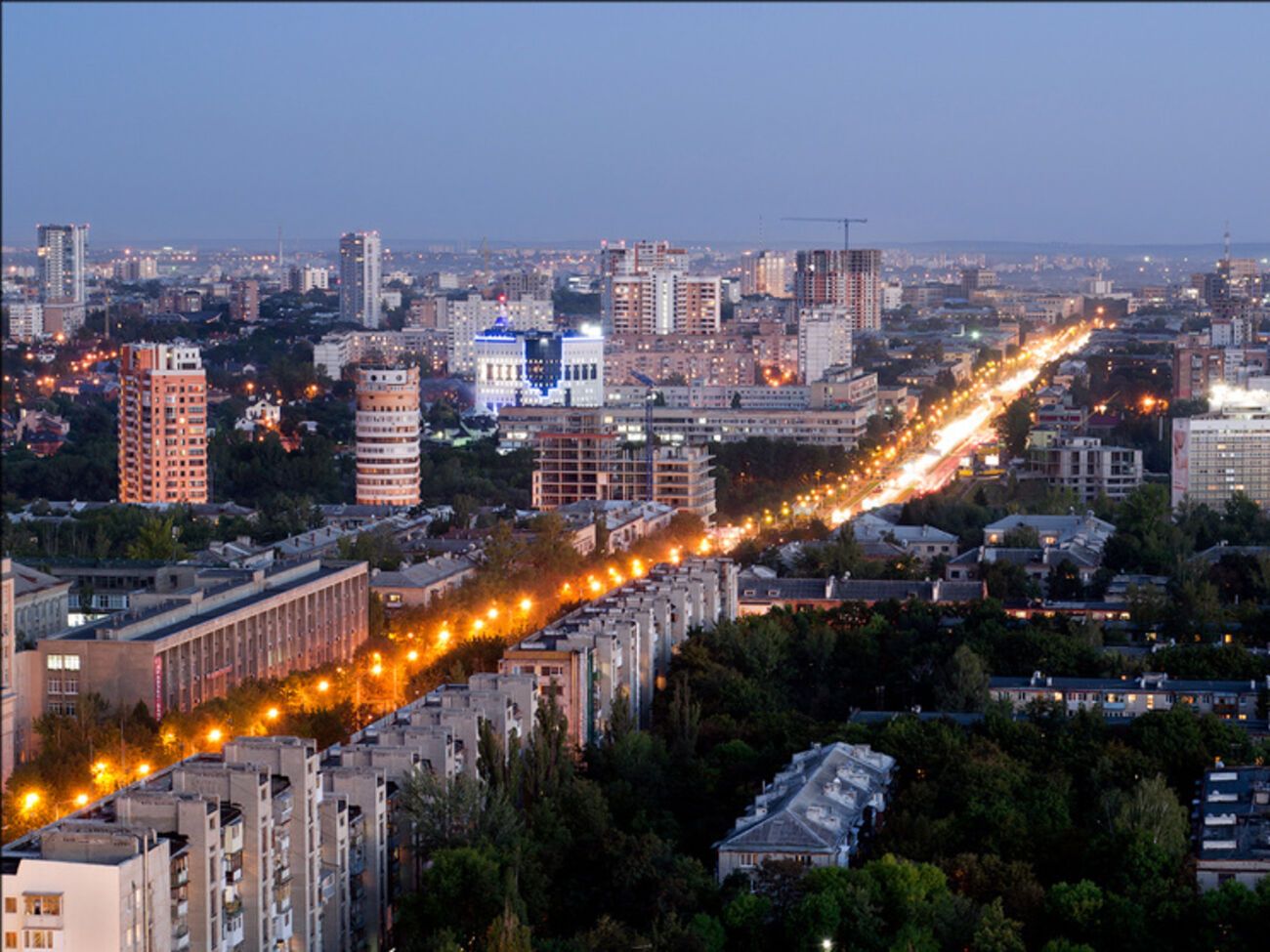 В Харькове неизвестный облил бензином и поджег палатку активистов Евромайдана