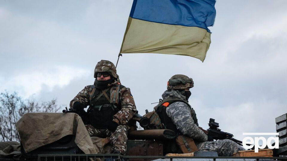 Боевики обстреливают военных из оружия, которое обязались отвести