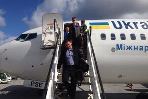 Самолет с украинским министром иностранных дел на борту успешно приземлился в аэропорту Берлина