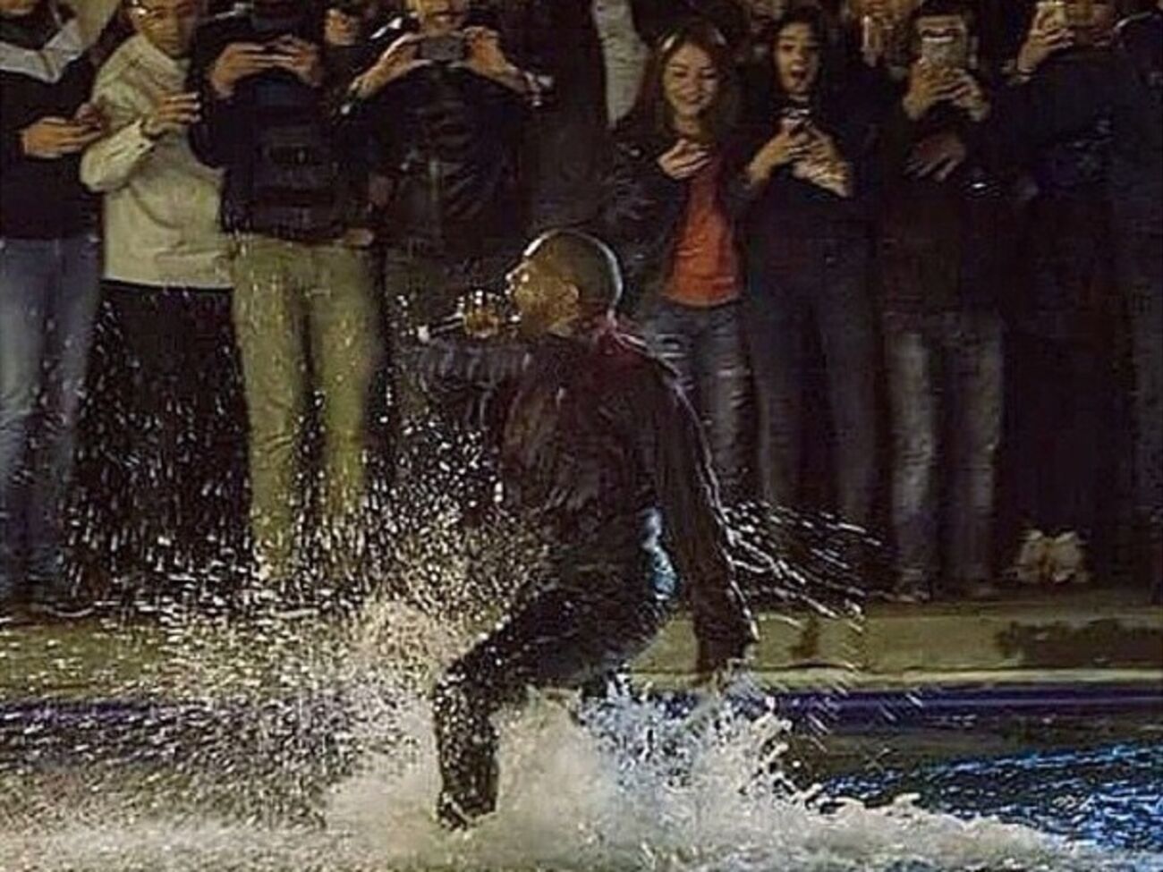 Канье Уэст дал концерт в Лебедином озере Еревана