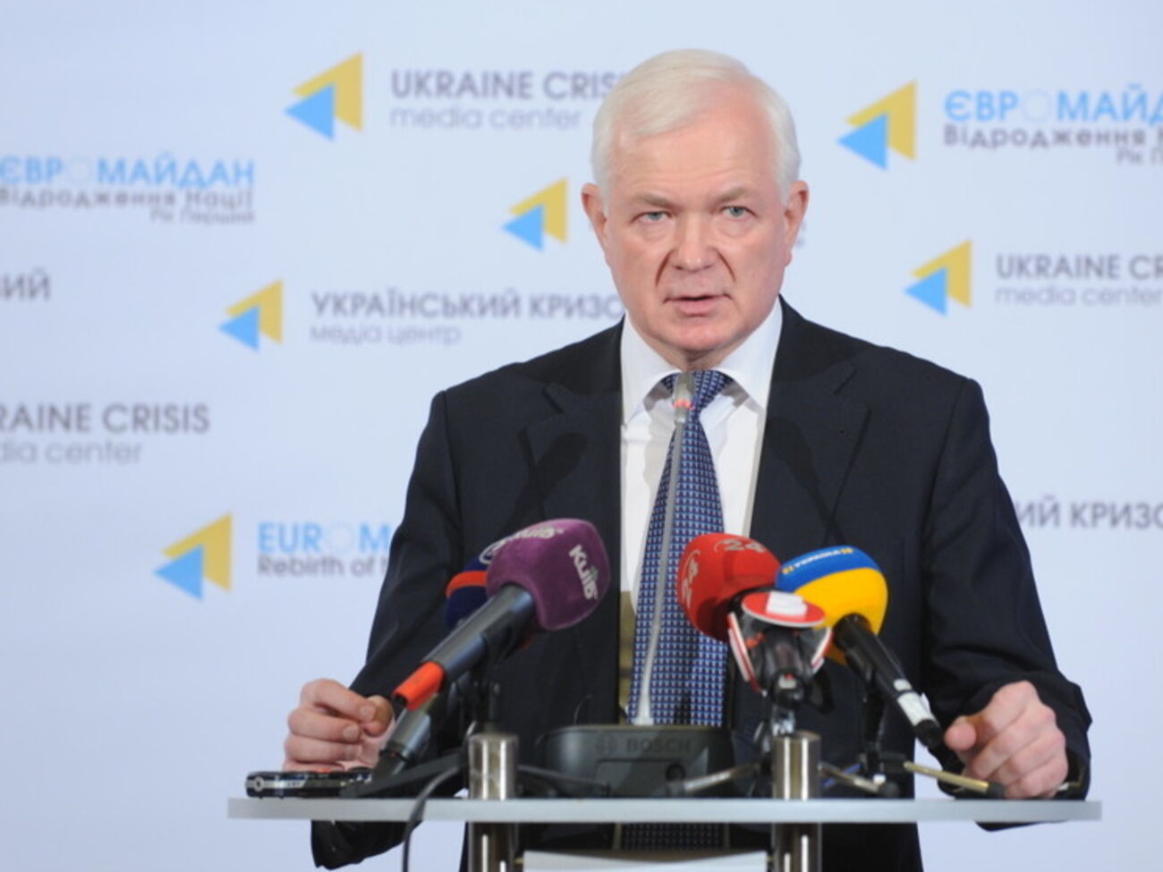 Маломуж считает, что миру угрожает ядерный конфликт