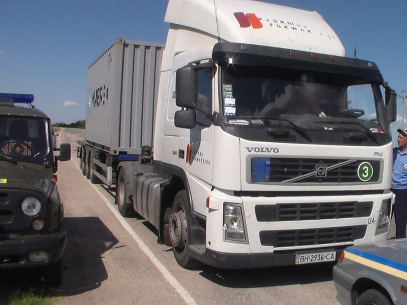 Украина продолжает поставки продуктов в Крым