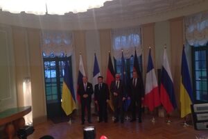 Лоран Фабиус, Павел Климкин, Франк-Вальтер Штайнмайер и Сергей Лавров перед заседанием