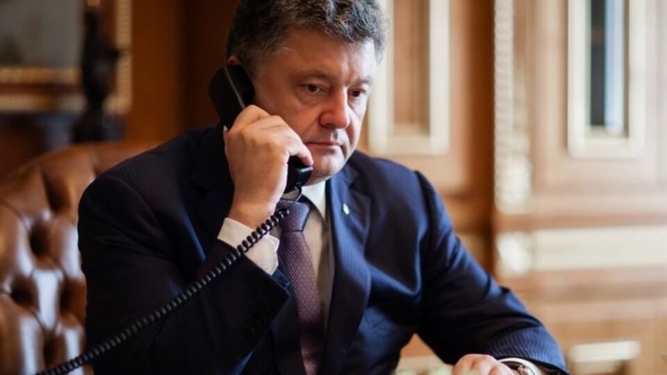 Петр Порошенко провел телефонный разговор с Александром Вучичем